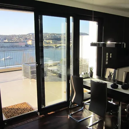 Penthouse Mit Donaublick Appartamento *