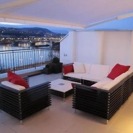 Penthouse Mit Donaublick 布达佩斯